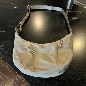 Slouchy Sling Bag 6L